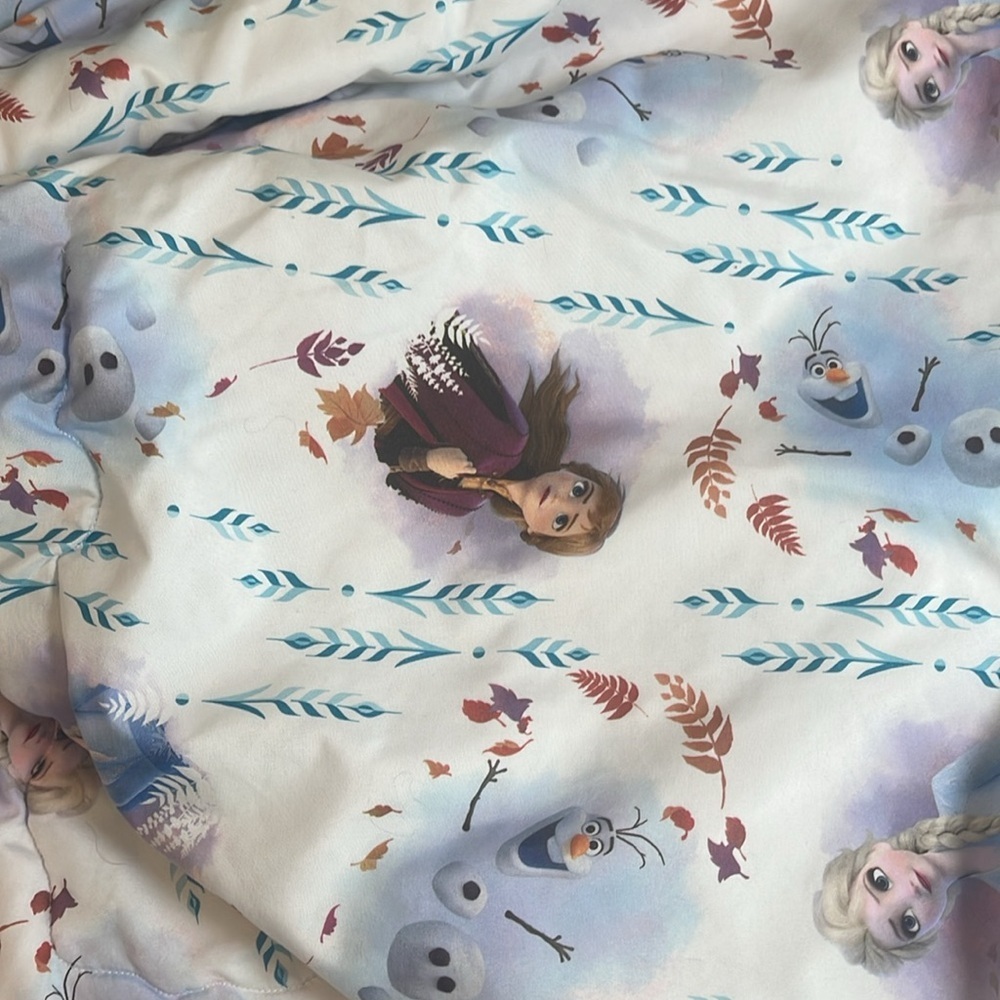 Disney Frozen Toddler 2 Piece Bed Set Reversible Comforter Flat Sheet - Picture 3 of 8